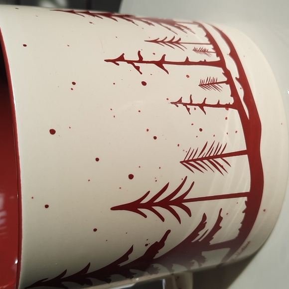 Tim Hortons Collectible 2019 Holiday Moose Coffee/Tea Mug - Picture 3 of 8